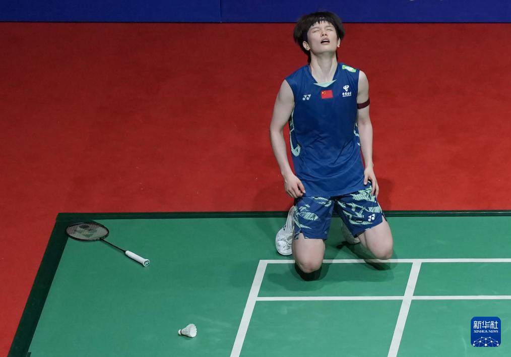 他用实际行 他用实际行